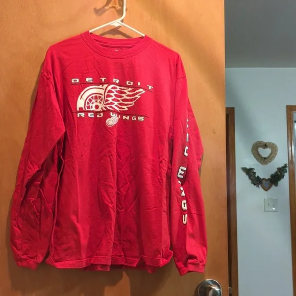 Detroit Redwings hockey t-shirt (Large) - Picture 2 of 6